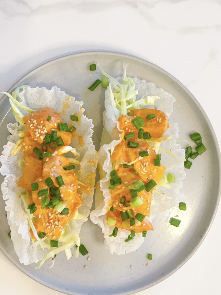 Spicy Salmon with Crispy Rice Paper Chips